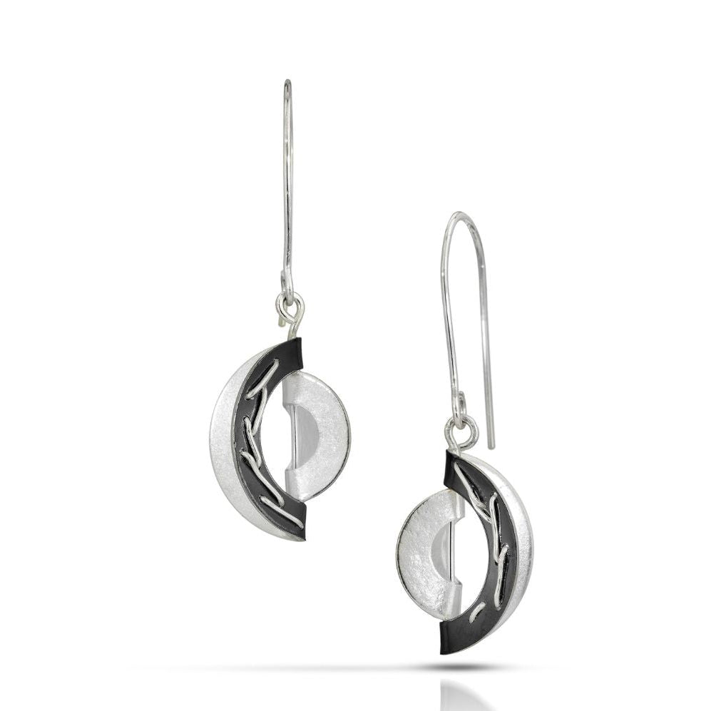 Silver earrings stitched with fine silver
