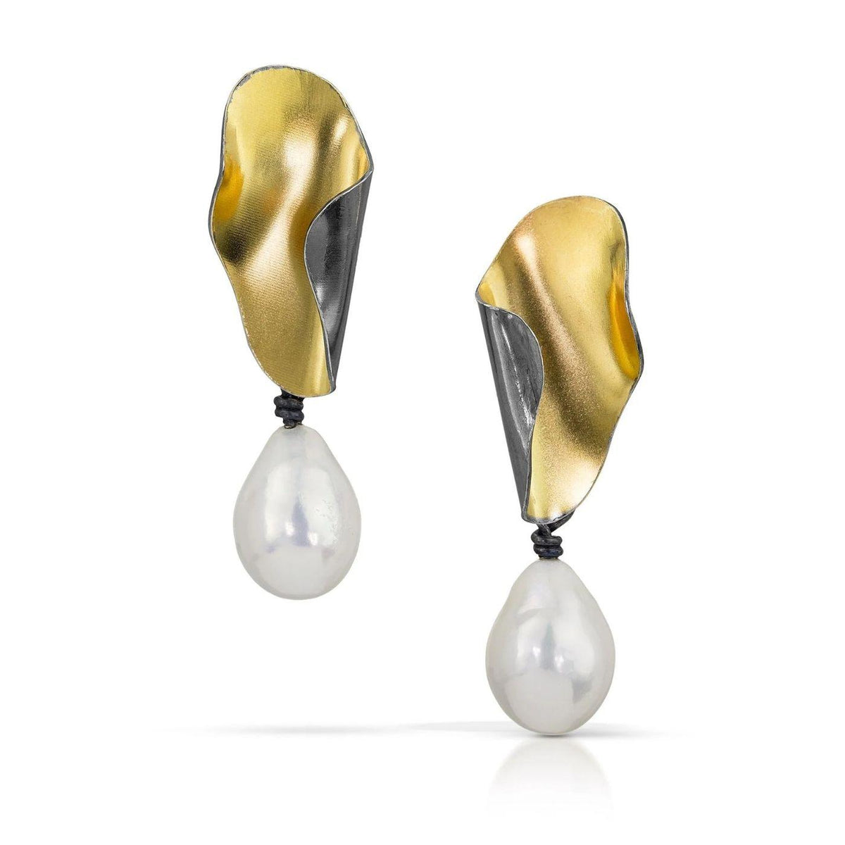 22k Harmony Baroque Pearl Earring with Tahitian Pearl