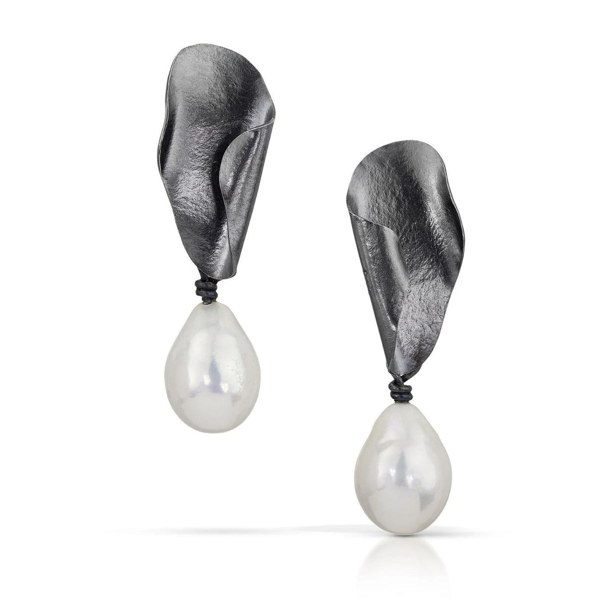22k Harmony Baroque Pearl Earring with Tahitian Pearl