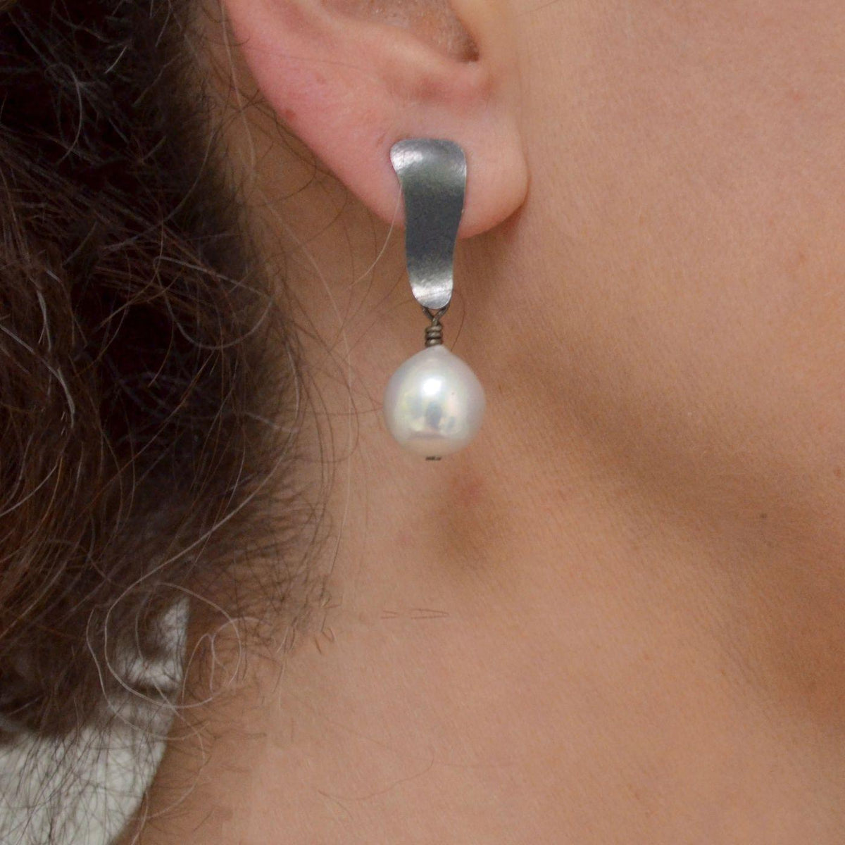 Baroque Pearl Short Hanging Earrings