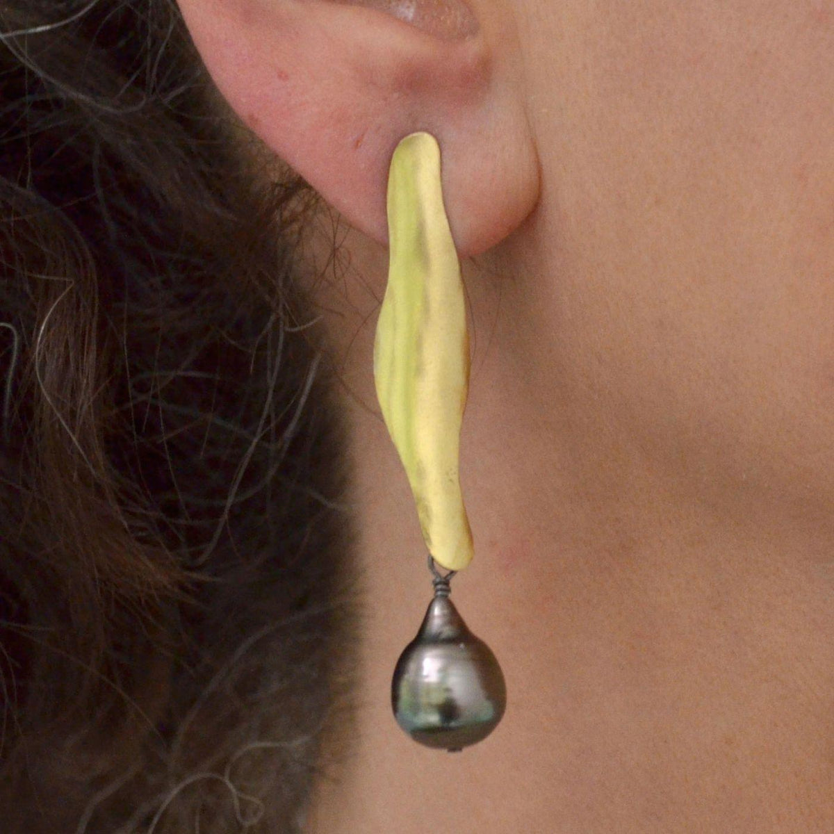 Long 18k Pearl Hanging Earrings
