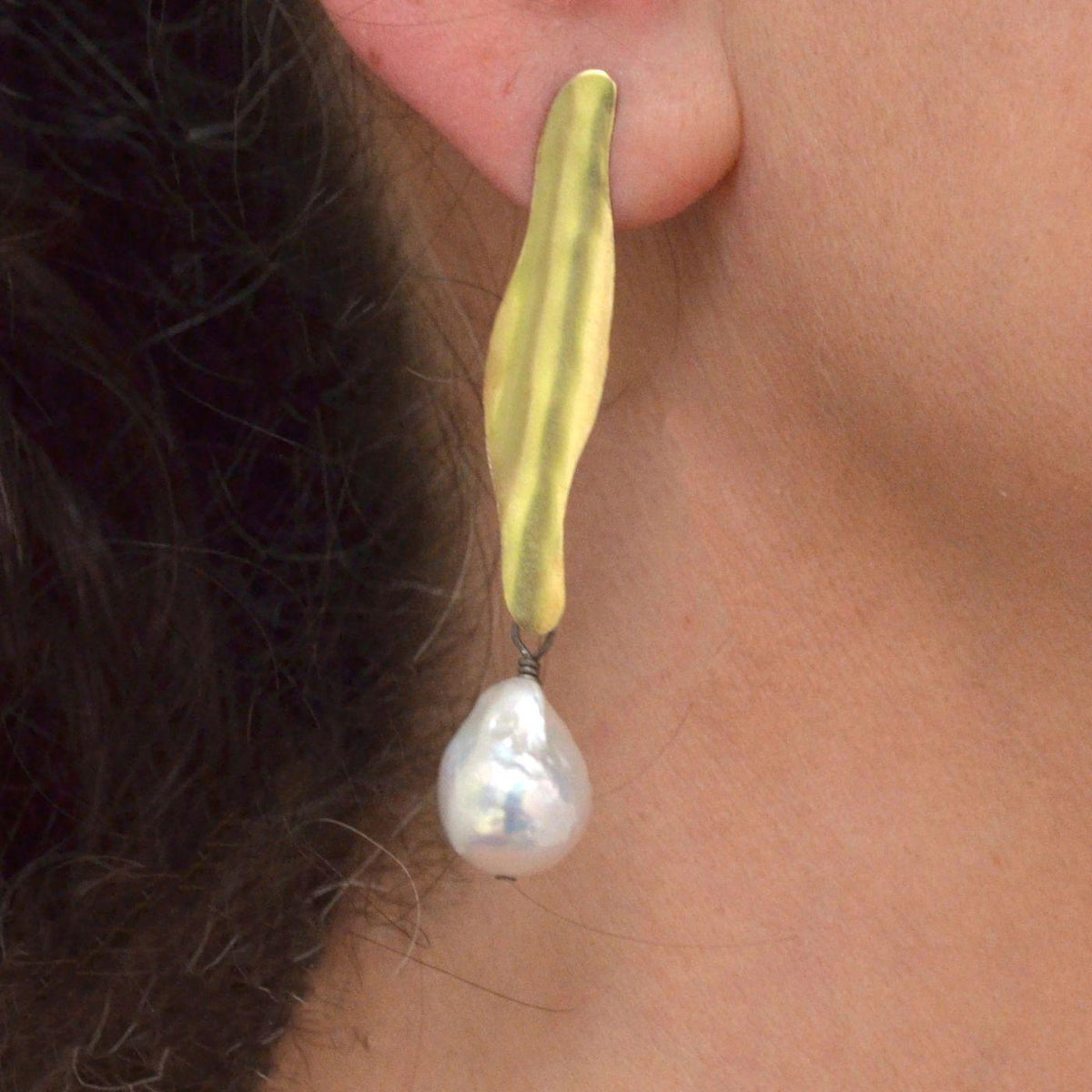 Long 18k Pearl Hanging Earrings
