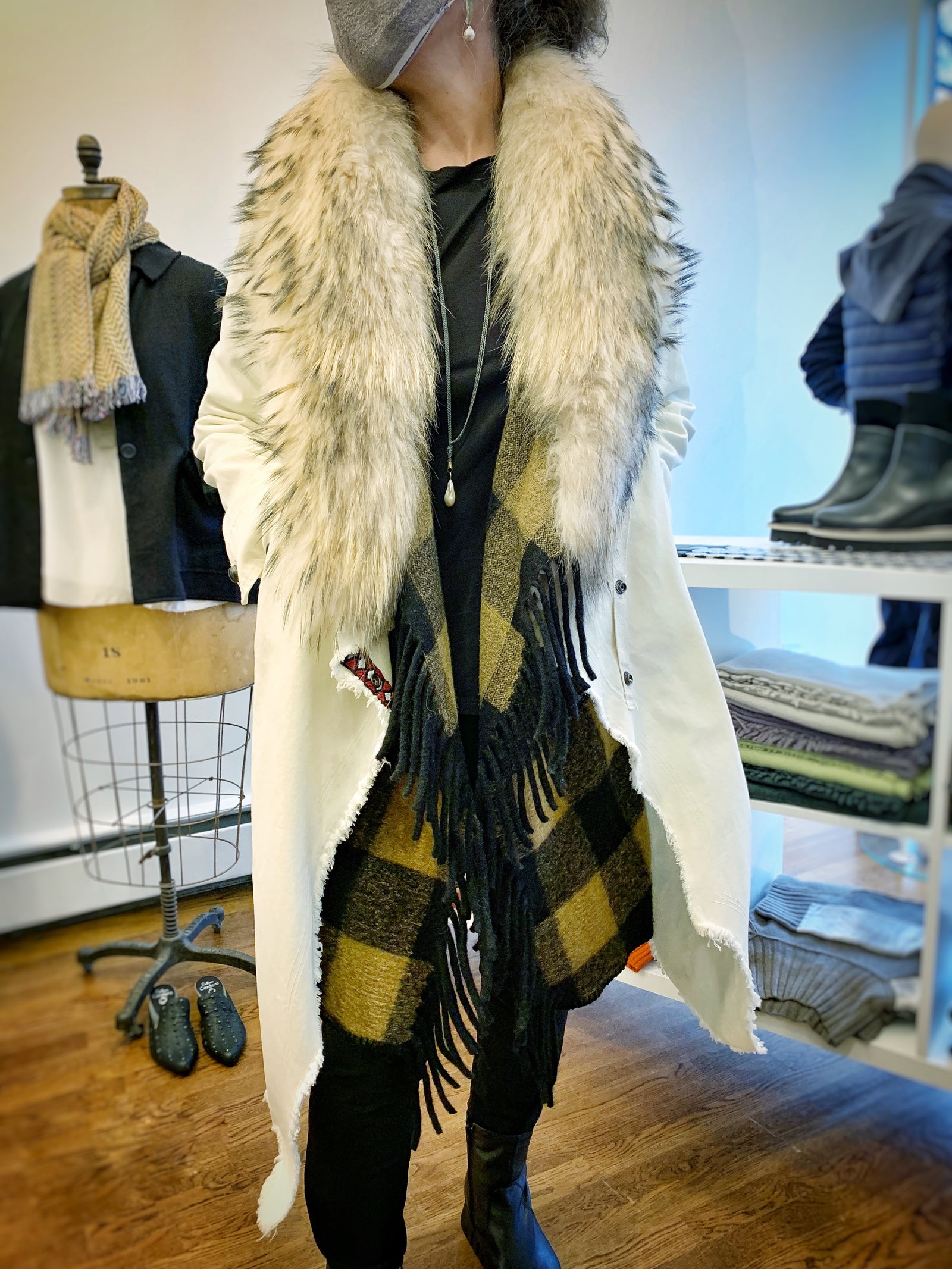 Suzanne Schwartz Long Single Large Pearl Necklace